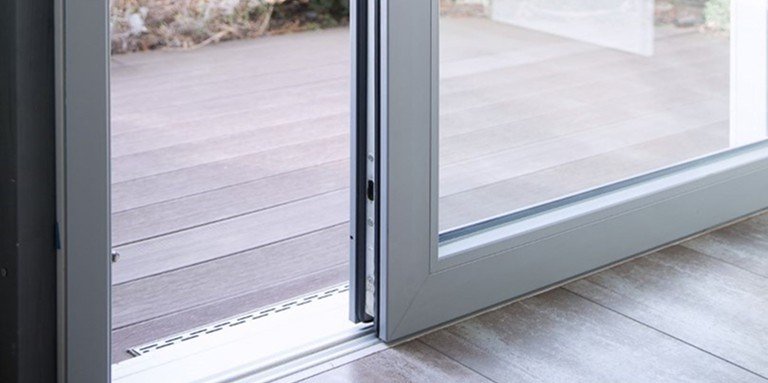 zdvizno-posuvné dvere